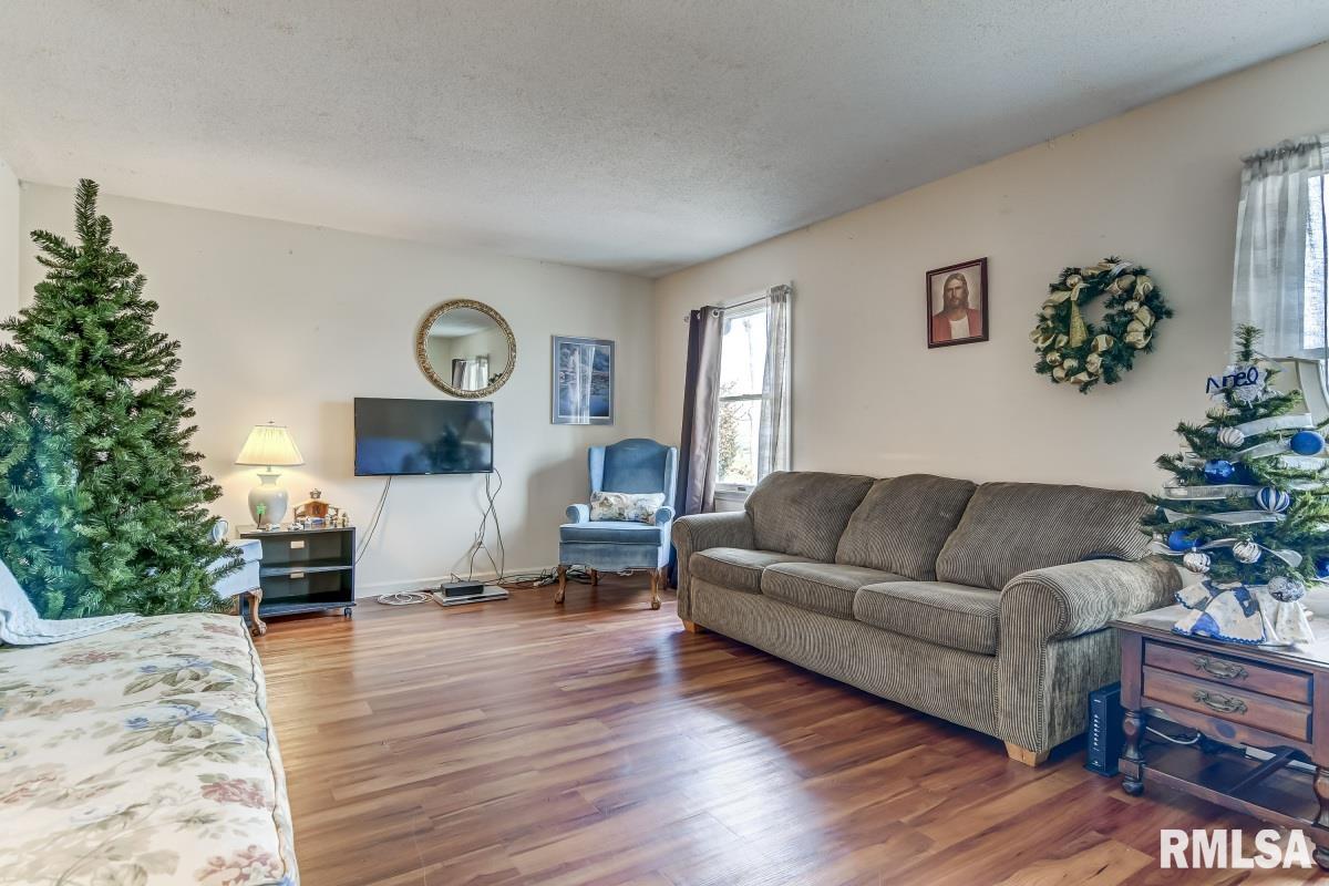 7811 Olde Carriage Way Springfield, IL 62712 - Photo 5 of 32