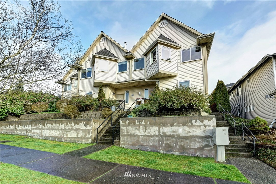 3315 Rockefeller Avenue, Unit 6 Everett, WA 98201 - Photo 1 of 22