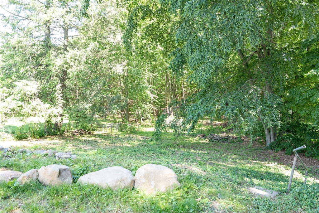 1386 Piper Road West Springfield, MA 01089 - Photo 37 of 39