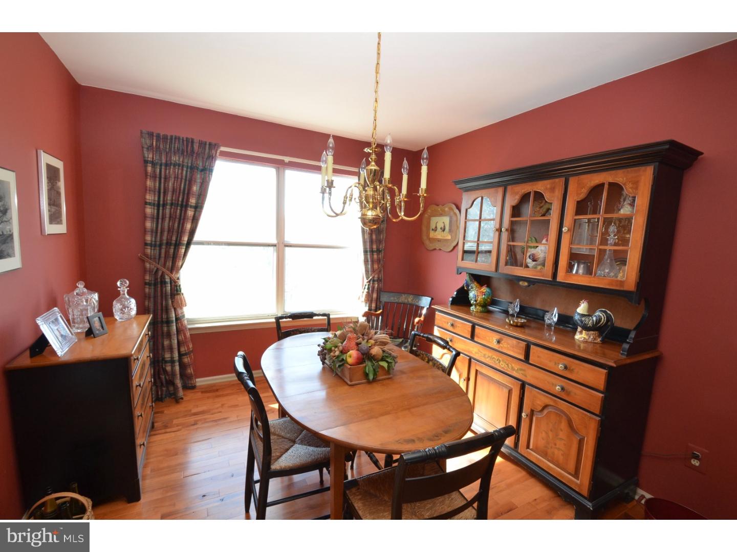 538 Waltham Lane Perkasie, PA 18944 - Photo 8 of 23 Dining Room