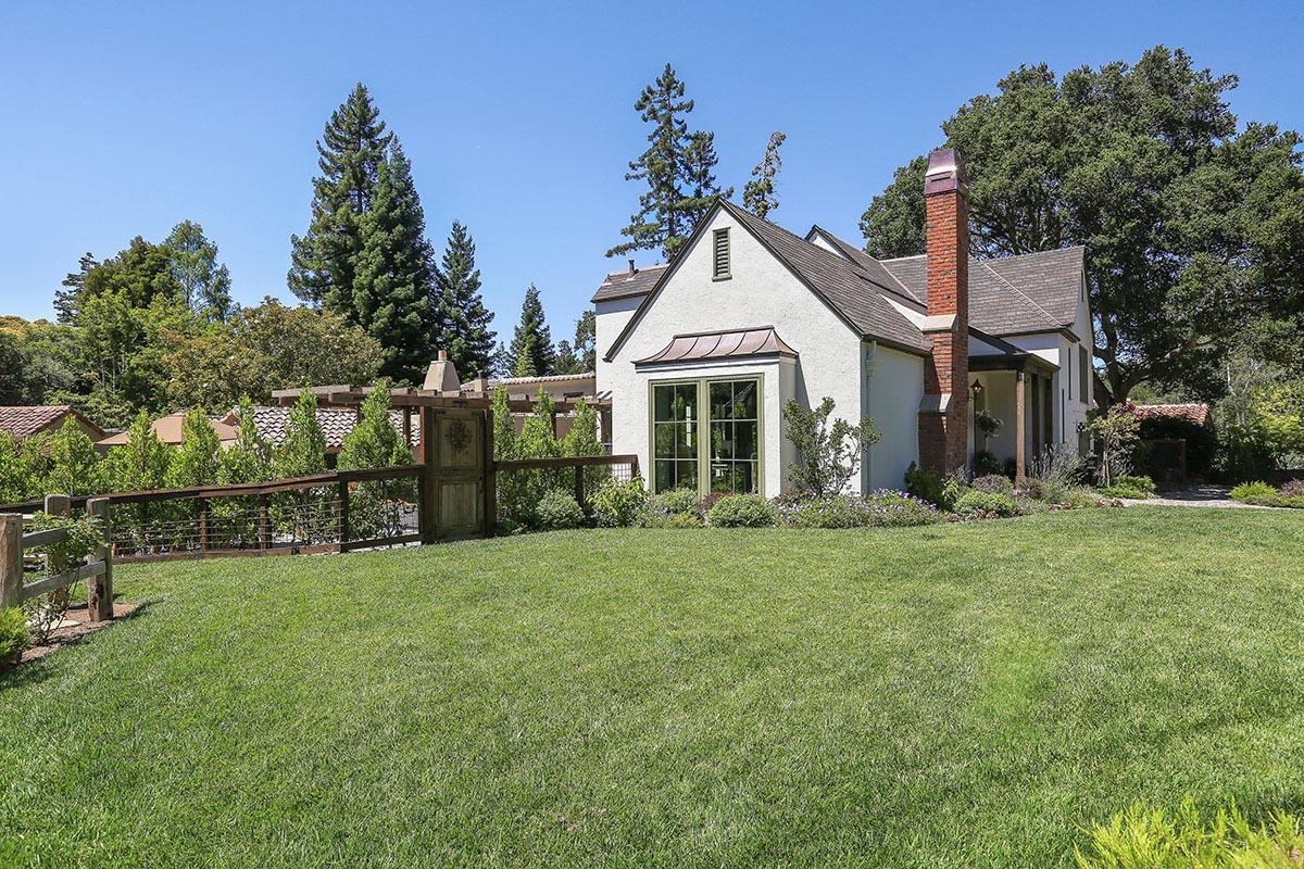 419 Edgewood Road San Mateo, CA 94402 - Photo 1 of 38 Gallery Image 1