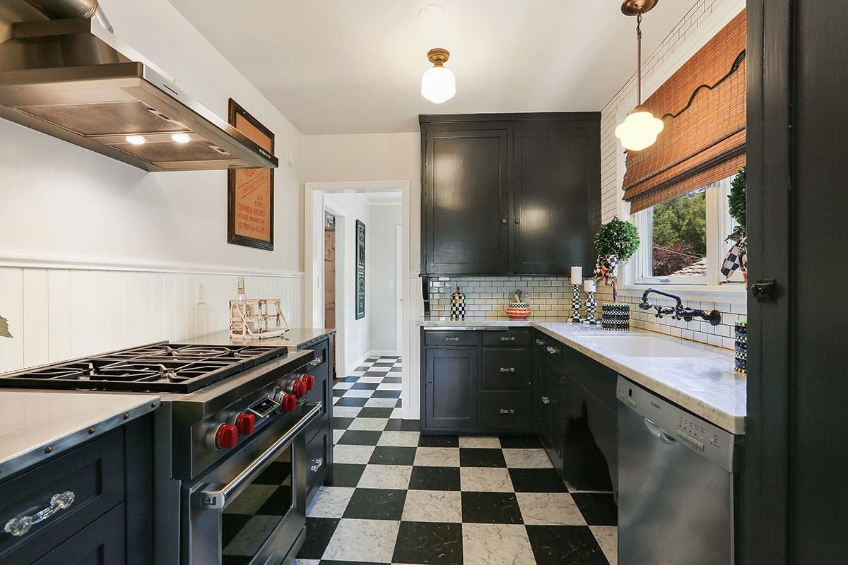 419 Edgewood Road San Mateo, CA 94402 - Photo 18 of 38 Gallery Image 18