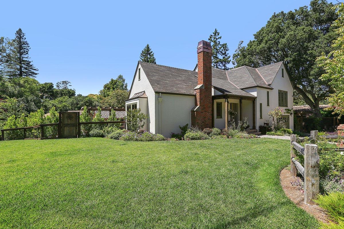 419 Edgewood Road San Mateo, CA 94402 - Photo 2 of 38 Gallery Image 2