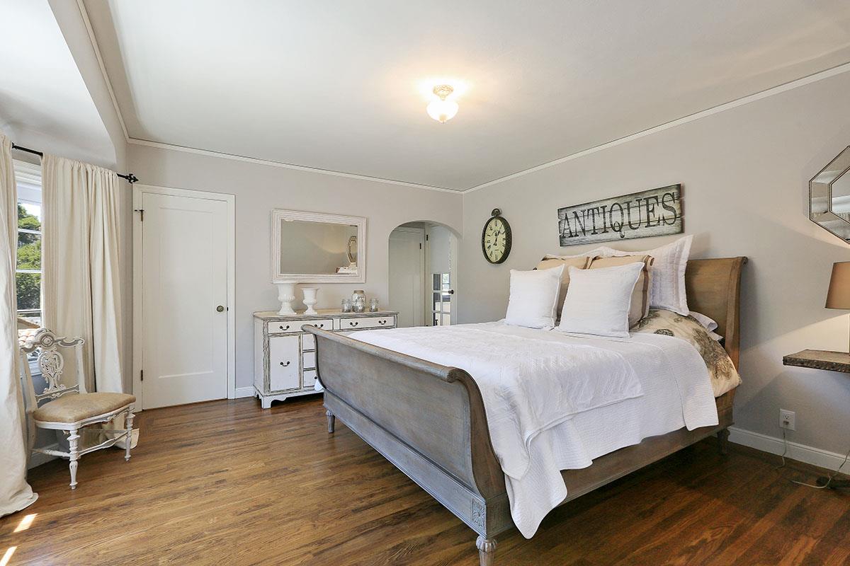 419 Edgewood Road San Mateo, CA 94402 - Photo 25 of 38 Gallery Image 25