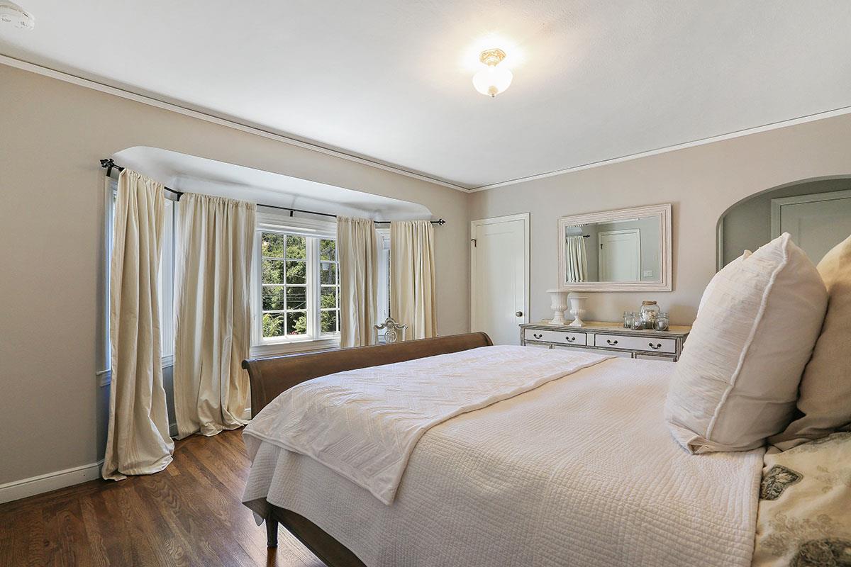 419 Edgewood Road San Mateo, CA 94402 - Photo 31 of 38 Gallery Image 31