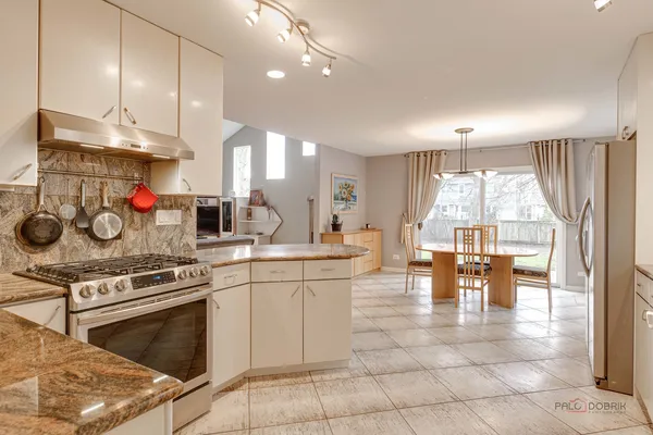 $899,900 | 610 Revere Road, Glenview, IL 60025