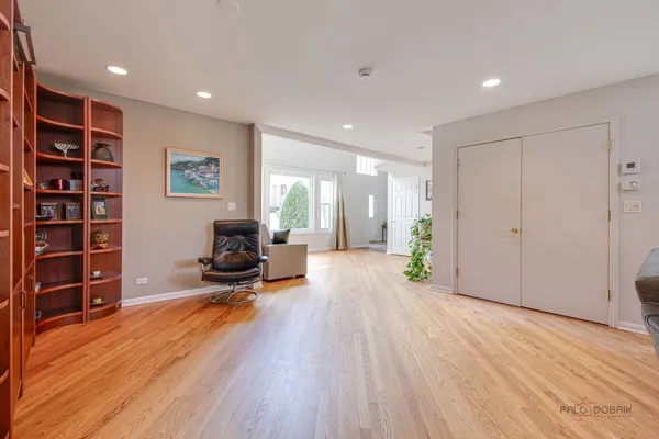 $899,900 | 610 Revere Road, Glenview, IL 60025