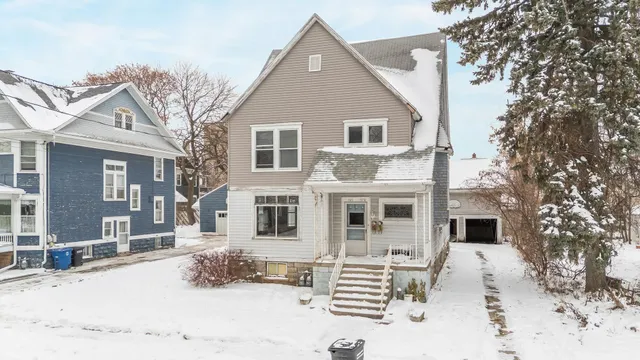 $230,000 | 541 Mt Vernon Street, Oshkosh, WI 54901