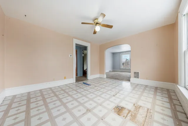 $230,000 | 541 Mt Vernon Street, Oshkosh, WI 54901