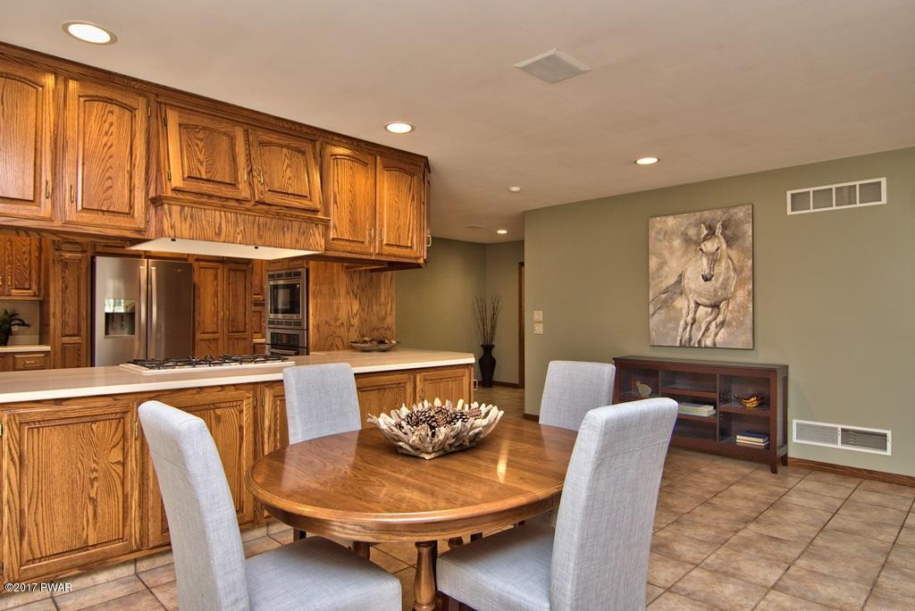 4130 Jubilee Road Moscow, PA 18444 - Photo 36 of 97 Breakfast Area View 03