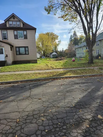 $8,400 | 106 6th Street South, Virginia, MN 55792