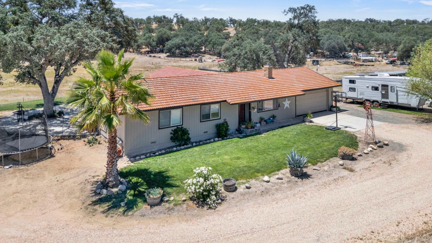 68180 Jolon Road Bradley, CA 93426 - Photo 3 of 41