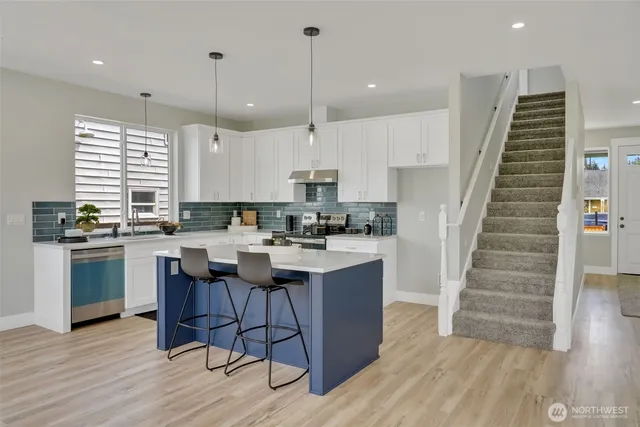 $715,000 | 6410 South Fife Street, Tacoma, WA 98409