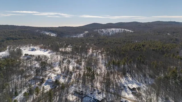$395,000 | 263 Knowles Pond Road, Northfield, NH 03276
