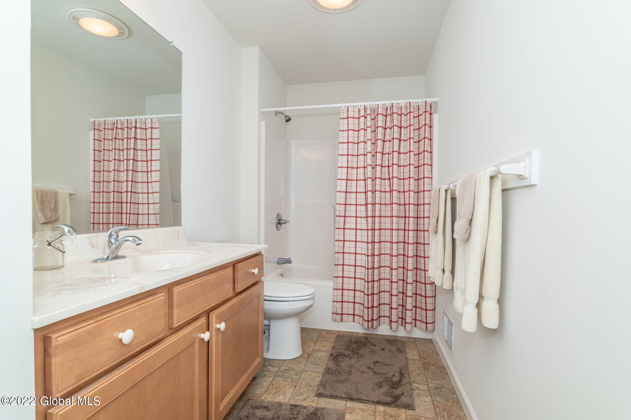1460 Rocco Drive Schenectady, NY 12303 - Photo 28 of 44 28-web-or-mls-1460RoccoDr-28
