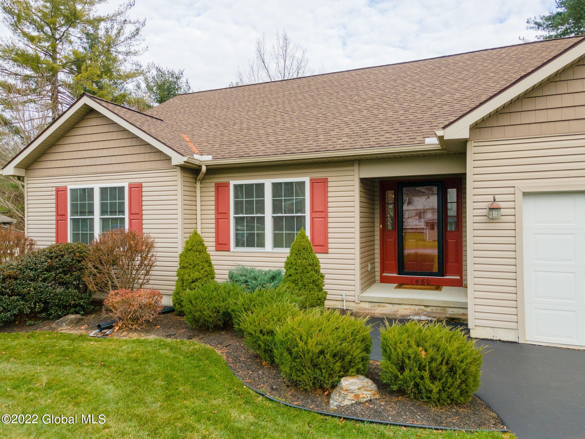 1460 Rocco Drive Schenectady, NY 12303 - Photo 3 of 44 3-web-or-mls-1460RoccoDr-3