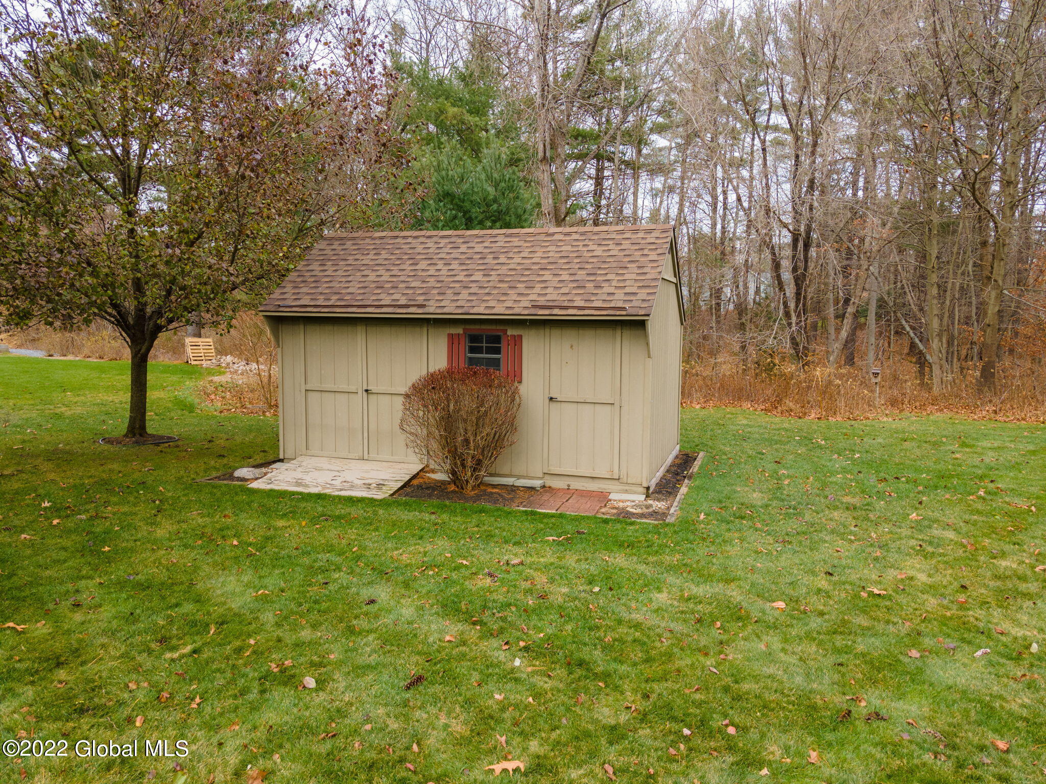 1460 Rocco Drive Schenectady, NY 12303 - Photo 38 of 44 38-web-or-mls-1460RoccoDr-38