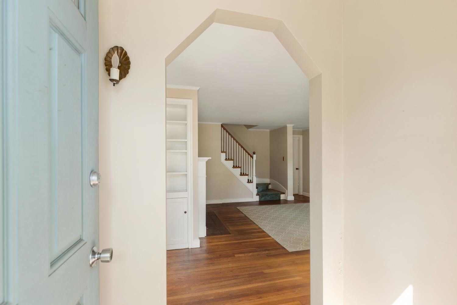 159 Howard Street Reading, MA 01867 - Photo 5 of 26 Gallery Image 5