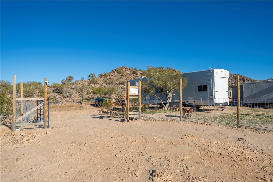 10887 Duncan Road Yucca, AZ 86438 - Photo 27 of 43 Yard