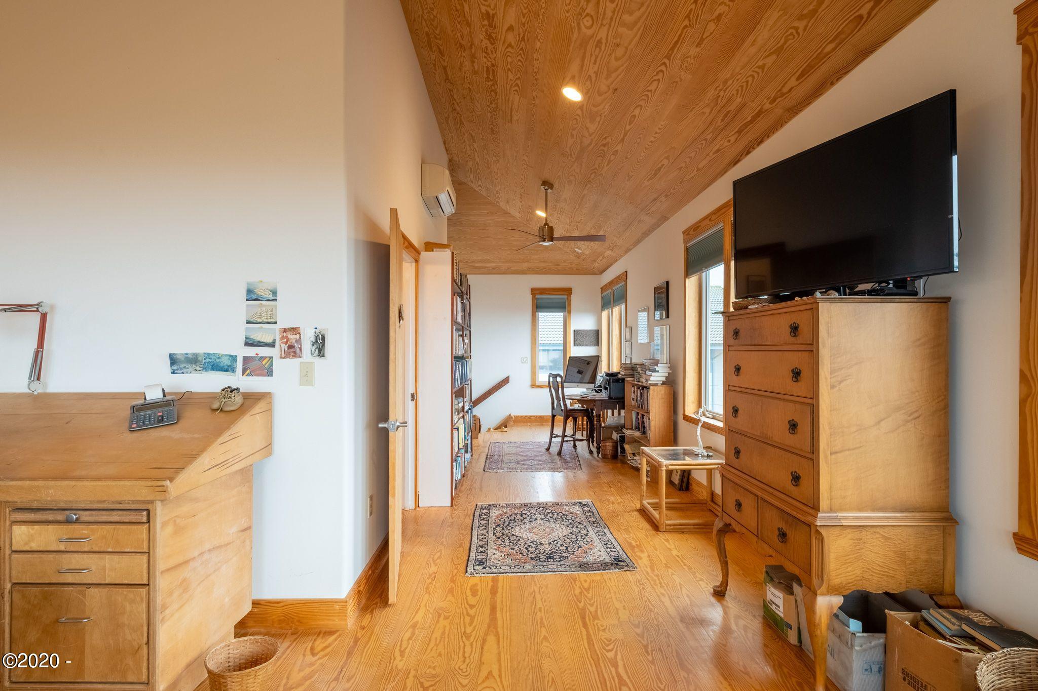 517 Southwest Hurbert Street Newport, OR 97365 - Photo 26 of 56 517SWHurbert (10)