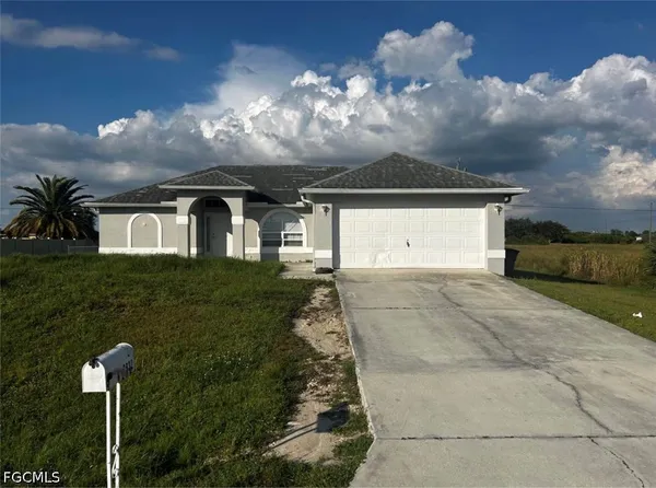 $1,900 | 2916 7th Street Southwest, Lehigh Acres, FL 33976