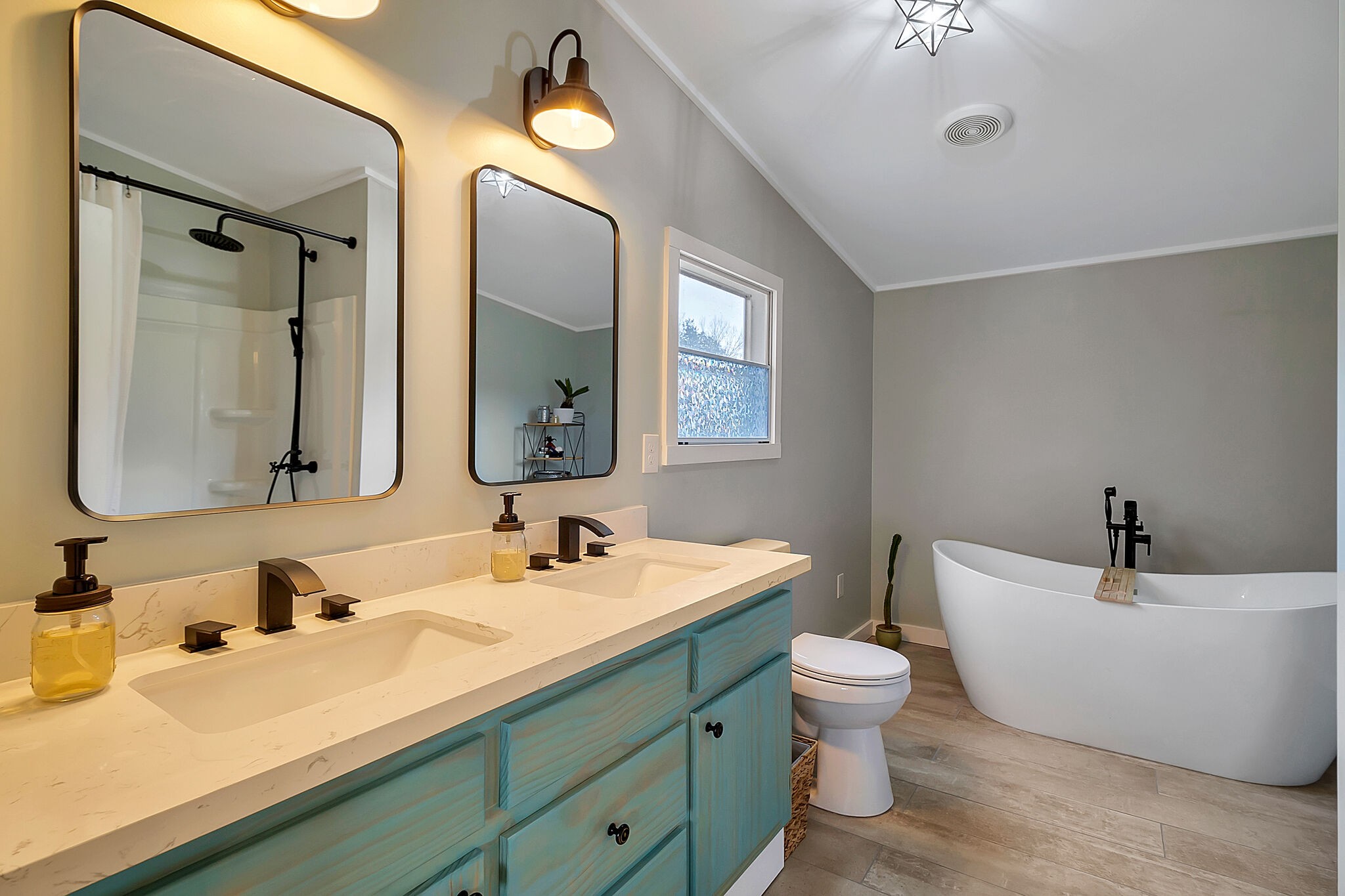 482 Fruit Valley Road Rockvale, TN 37153 - Photo 18 of 37 a bathroom with a double vanity sink mirror double and bathtub