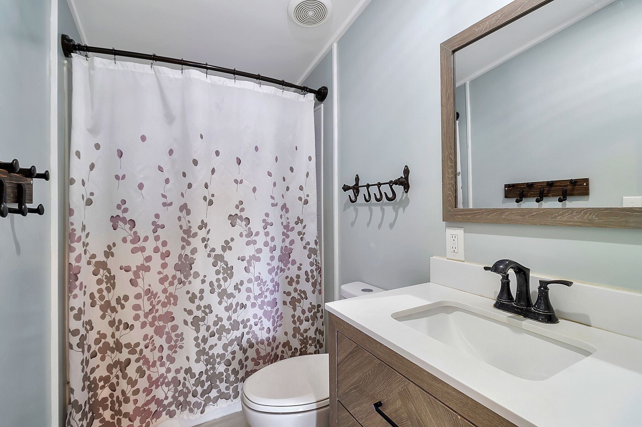 482 Fruit Valley Road Rockvale, TN 37153 - Photo 24 of 37 a bathroom with a sink toilet and shower