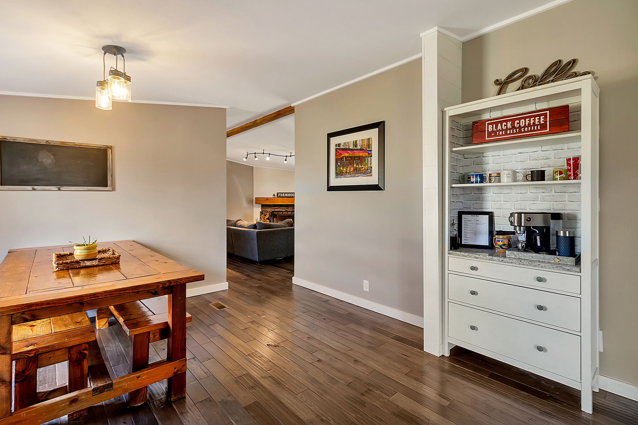 482 Fruit Valley Road Rockvale, TN 37153 - Photo 6 of 37 a room with furniture and a flat screen tv