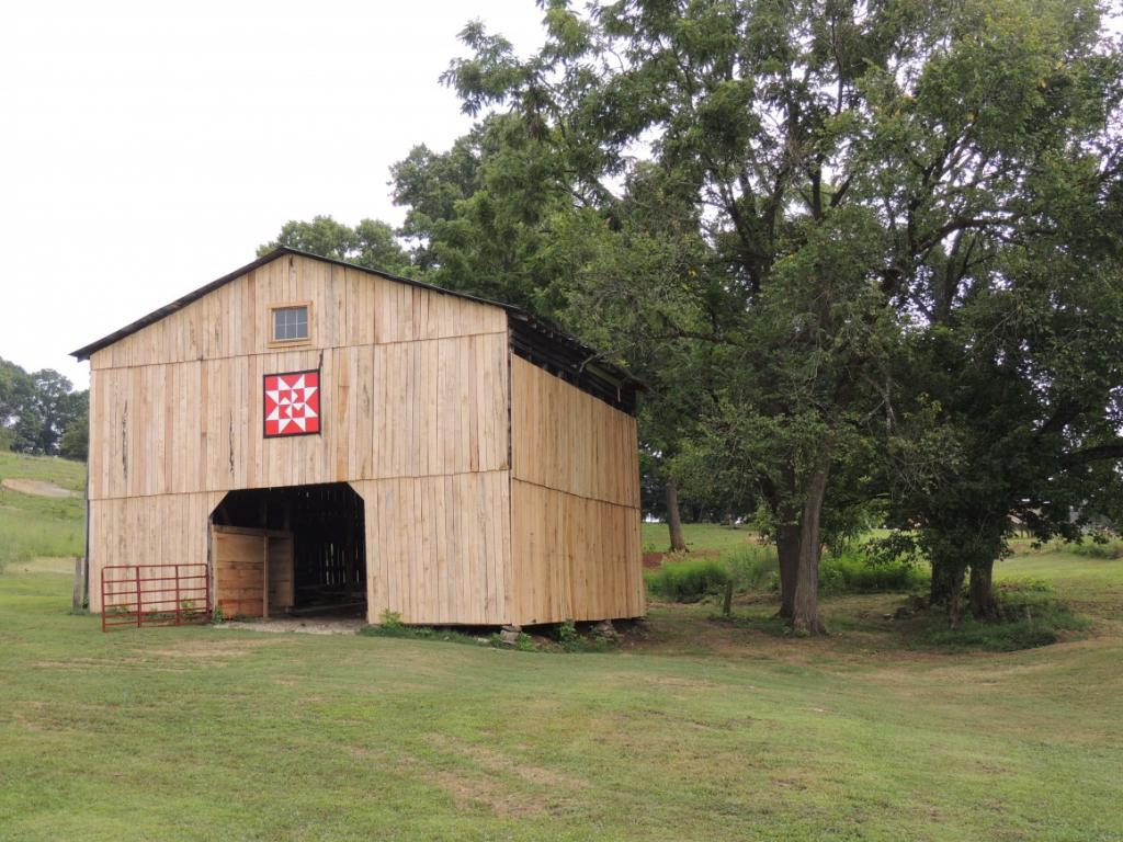 124 Meadow View Road Rogersville, TN 37857 - Photo 17 of 27 Barn