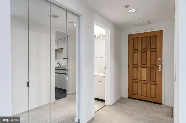 $399,999 | 1530 Key Boulevard, Unit 514, Arlington, VA 22209