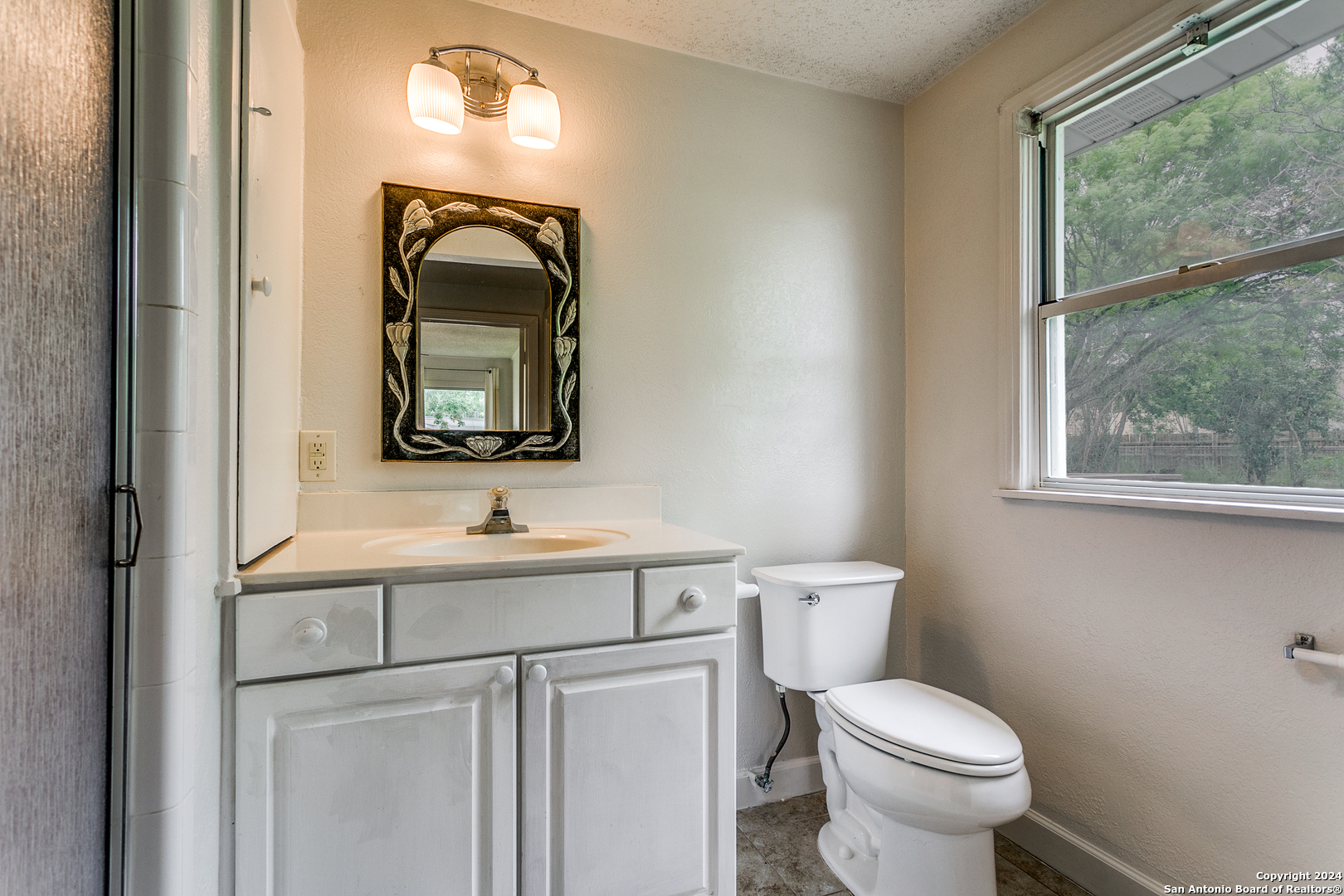 341 Tuttle Road Terrell Hills, TX 78209 - Photo 13 of 26