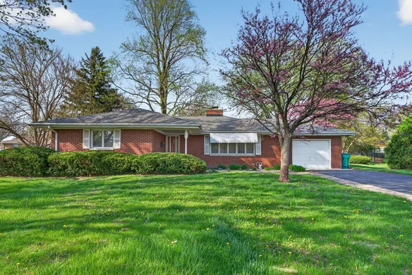 $325,000 | 1301 Sherwood Place, Joliet, IL 60435