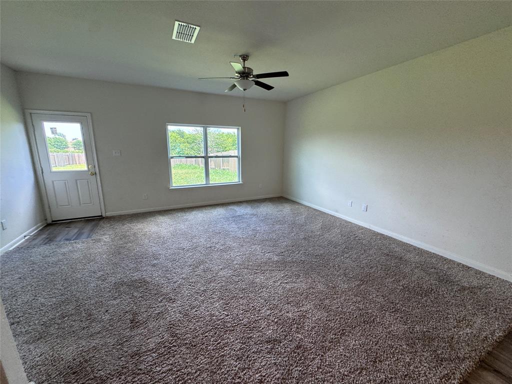 152 Banjo Trail Newark, TX 76071 - Photo 23 of 32