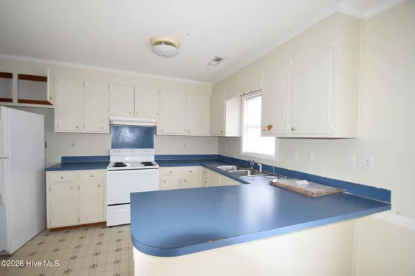 $1,100 | 3903 Sterling Pointe Drive, Unit PP2, Winterville, NC 28590