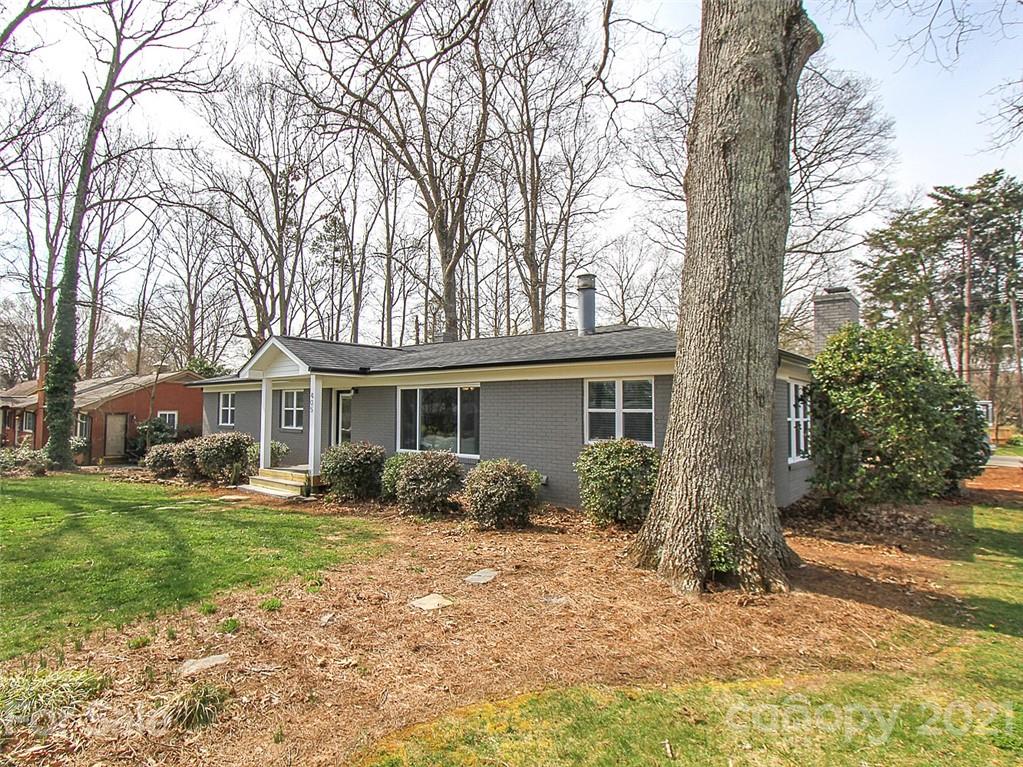 405 Fieldstone Road Mooresville, NC 28115 - Photo 46 of 46 front view of a house with a yard