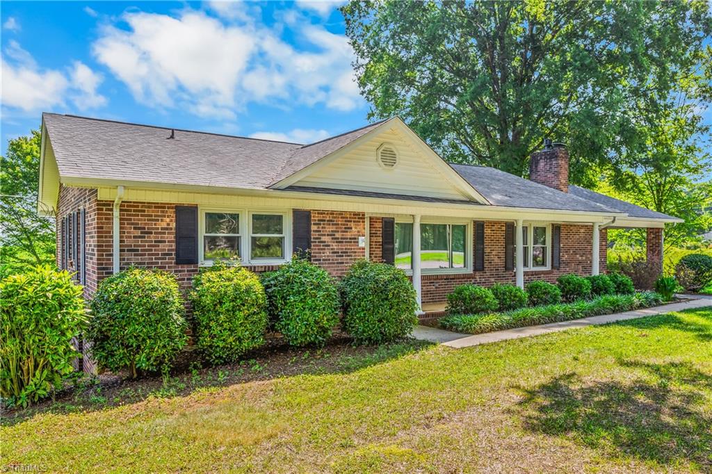3323 Rockford Road Dobson, NC 27017 - Photo 4 of 49