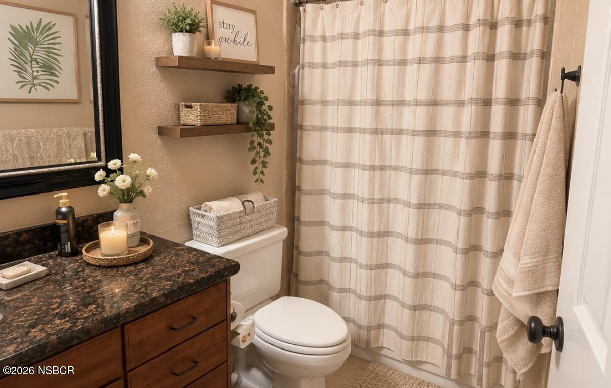 901 Calvert Avenue Lompoc, CA 93436 - Photo 4 of 6 Hall Bath