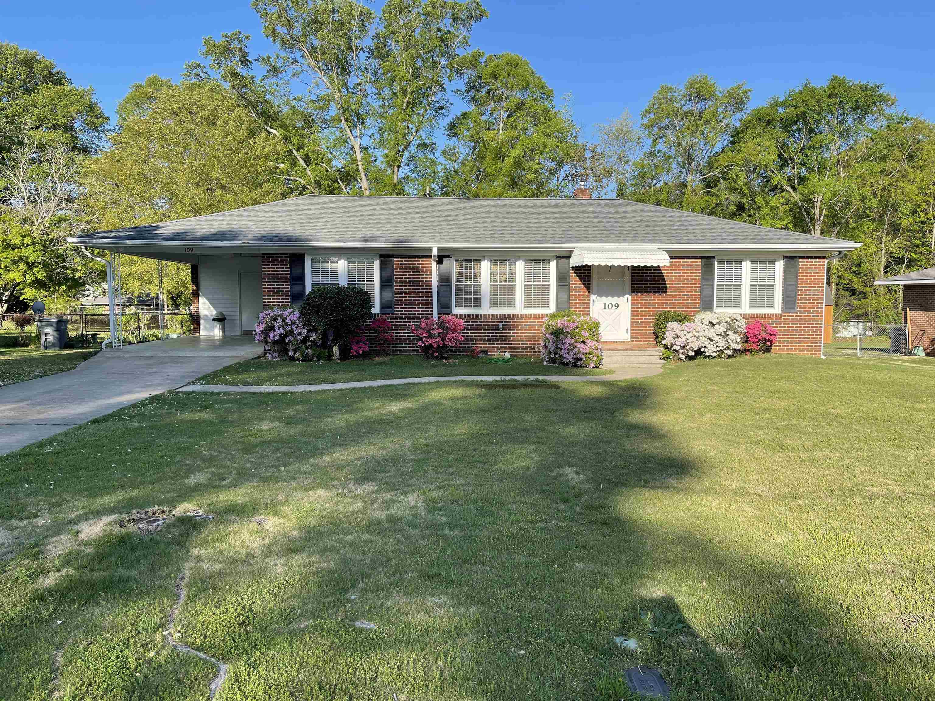 109 Loche Adele Drive Spartanburg, SC 29307 - Photo 1 of 27