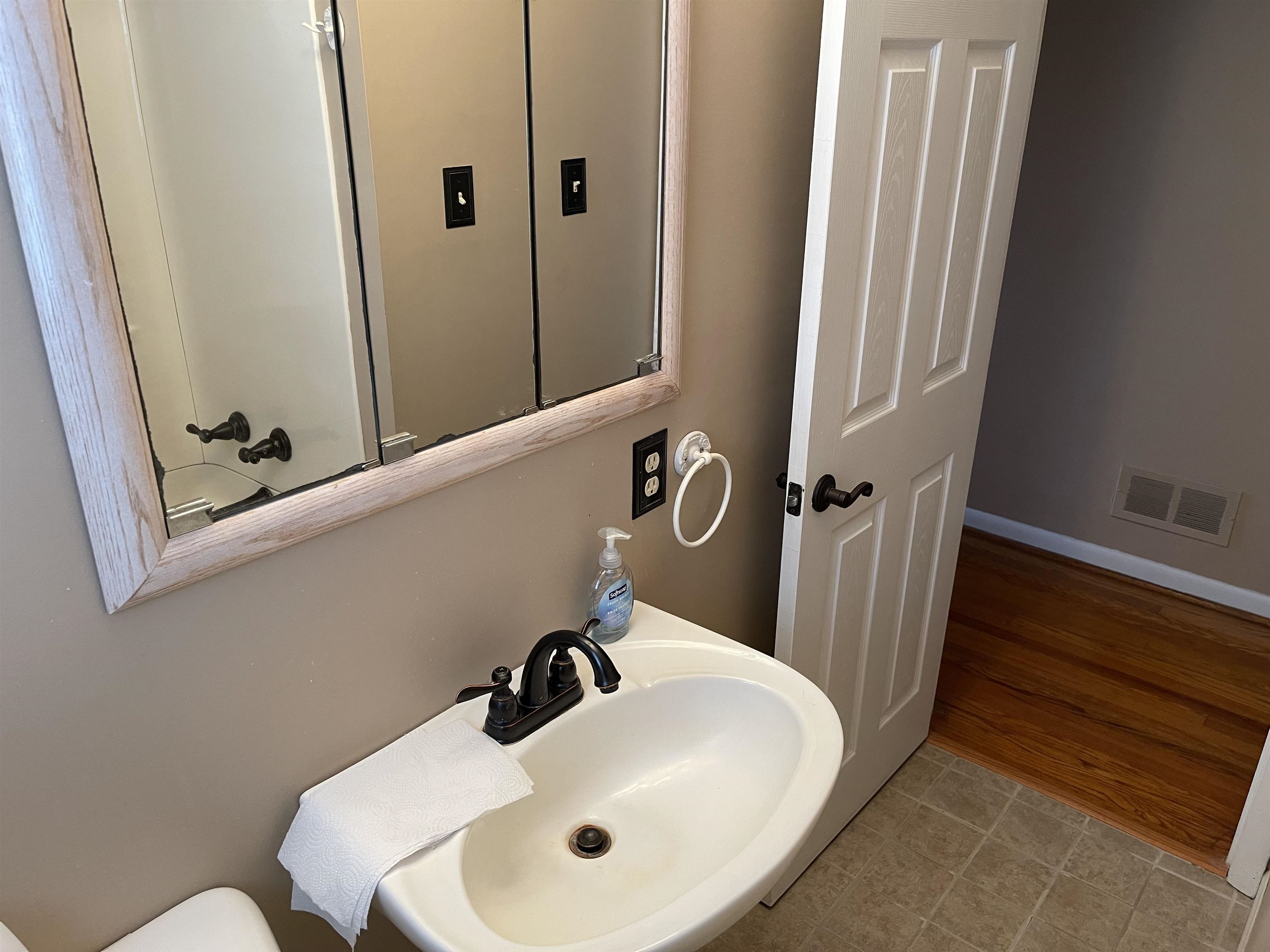 109 Loche Adele Drive Spartanburg, SC 29307 - Photo 14 of 27