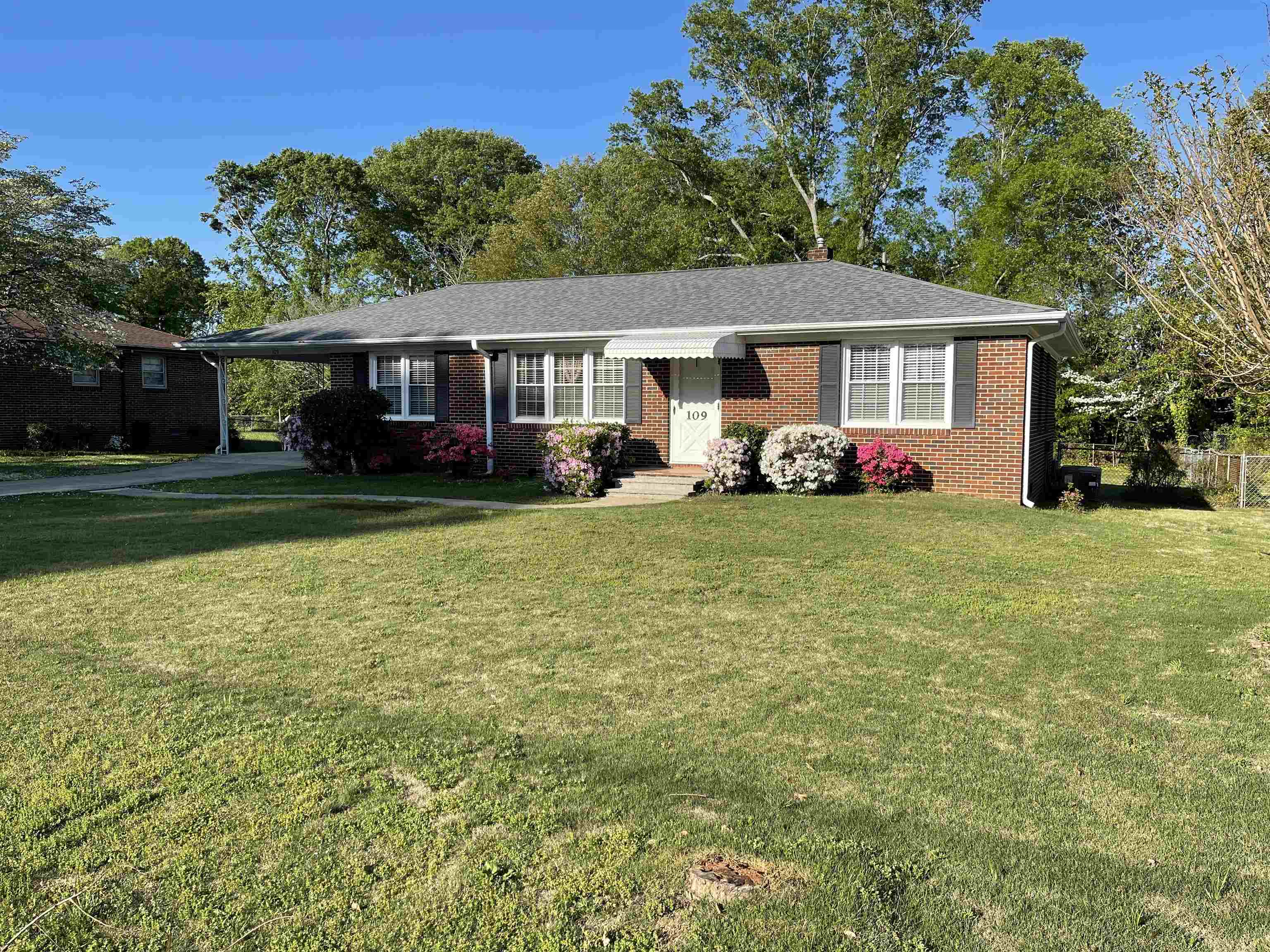 109 Loche Adele Drive Spartanburg, SC 29307 - Photo 3 of 27