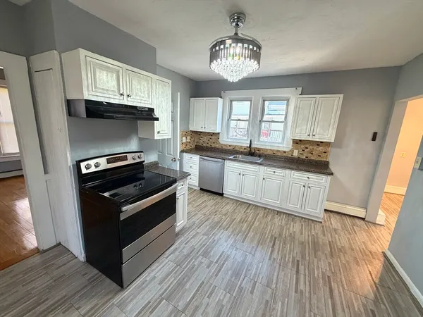 $3,700 | 30 Riverview Street, Unit 2, Brockton, MA 02302