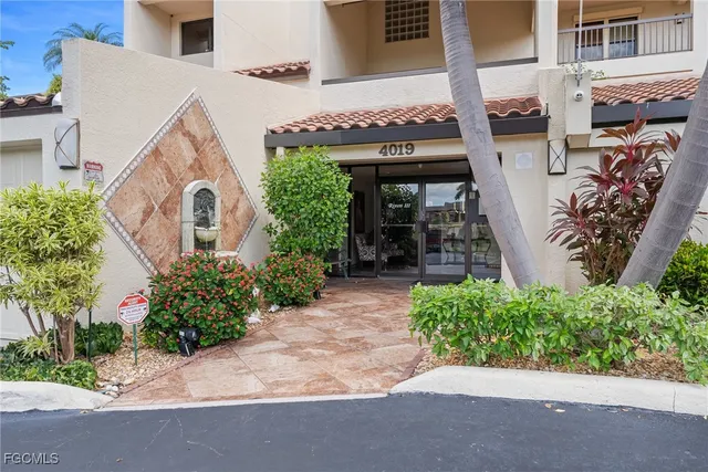 $1,800 | 4019 Southeast 20th Place, Unit 303, Cape Coral, FL 33904