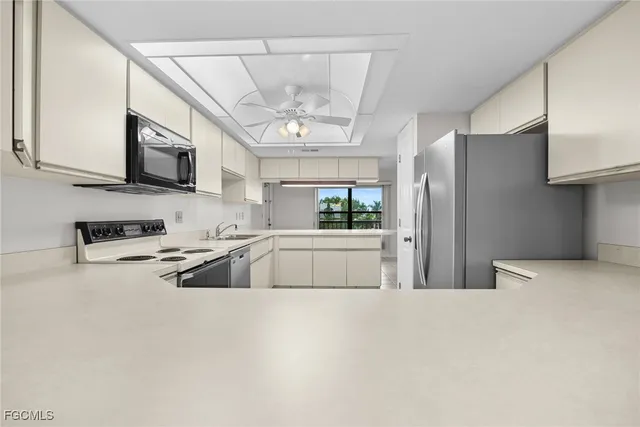 $1,800 | 4019 Southeast 20th Place, Unit 303, Cape Coral, FL 33904