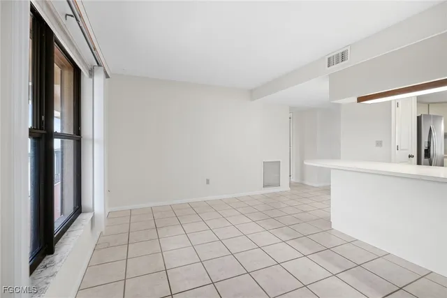 $1,800 | 4019 Southeast 20th Place, Unit 303, Cape Coral, FL 33904