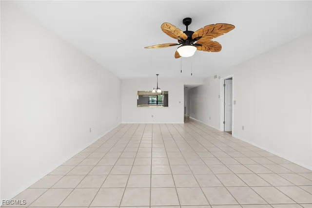 $1,800 | 4019 Southeast 20th Place, Unit 303, Cape Coral, FL 33904