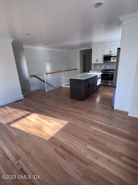 274 Valley Road, Unit 1 Cos Cob, CT 06807 - Photo 6 of 18 Livingroom to kitchen
