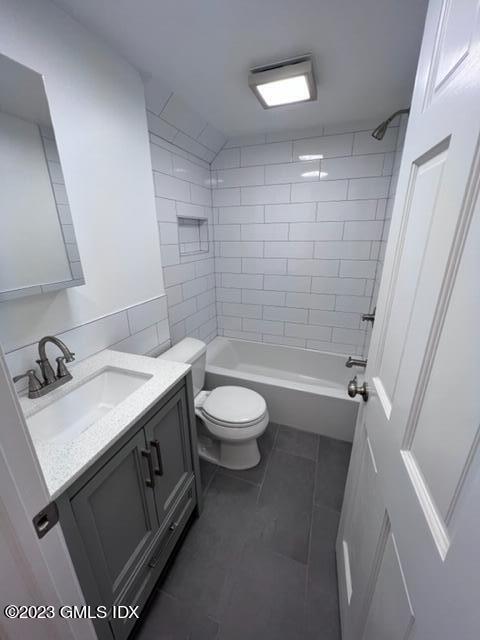 274 Valley Road, Unit 1 Cos Cob, CT 06807 - Photo 8 of 18 Full bath on main level