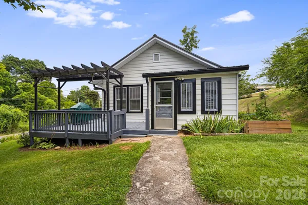 $299,900 | 29 Ponder Street, Mars Hill, NC 28754