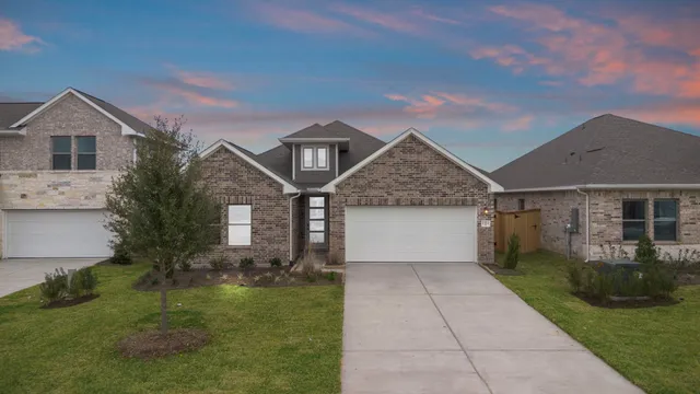 $315,490 | 1911 Stargazer Lane, Angleton, TX 77515