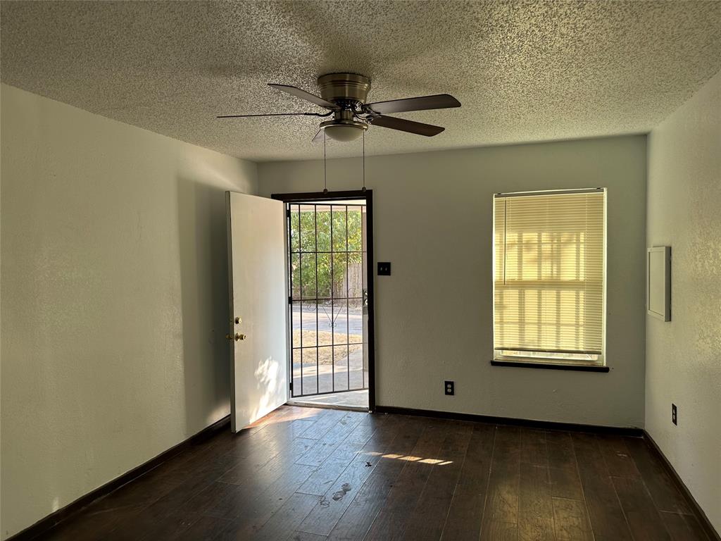 2710 Mitchell Street Dallas, TX 75210 - Photo 4 of 15